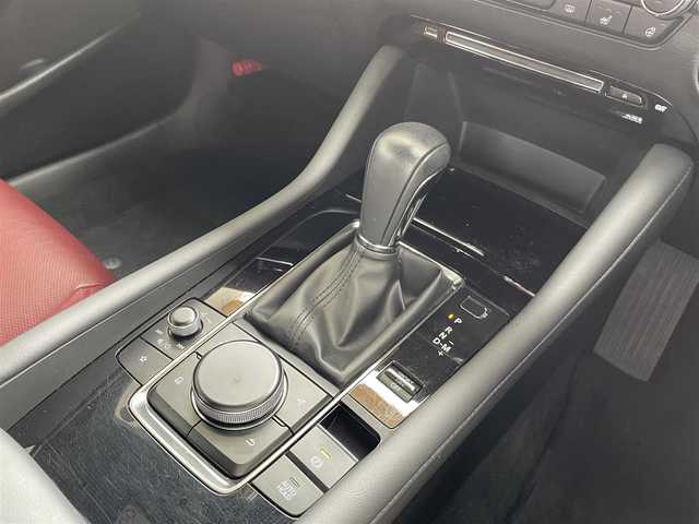 マツダ マツダ３ファストバック 20S バーガンディセレクション 三重県 2019(令1)年 3.4万km マシーングレープレミアムM 登録時34047km/禁煙車/BSM/純正ナビ(AM/FM/USB/HDMI/ワンセグ/Bluetooth)/全方位カメラ/レザーシート/LED/前席シートヒーター/運転席パワーシート/シートメモリ機能/ステアリングヒーター/オートライト/オートハイビーム/パドルシフト/レーダークルーズコントロール/前後ソナー/アイドリングストップ/オートホールドブレーキ/横滑り防止装置/プリクラッシュ/電子パーキング/プッシュスタート/スマートキー×2