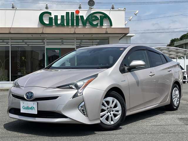 トヨタ プリウス S 三重県 2016(平28)年 5.9万km スティールブロンドM ♪ワンオーナー /走行58466km/♪車検R9年2月28日/Toyota Safety Sense/・PCS(プリクラッシュセーフティシステム)/・LDA(ステアリング制御付車線逸脱警報)/・オートマチックハイビーム/・レーダークルーズコントロール(全車速追従機能付き）/純正ナビ/・フルセグ/・Bluetoothオーディオ/・SD録音/・DVD再生/バックカメラ/LEDヘッドライト/LEDフォグライト/オートライト/オートリトラクタブルミラー/ウィンカーミラー /純正15インチAW/スマートキー×2/プッシュスタート/ドライブレコーダー/ステアリングスイッチ/フロアマット/ドアバイザー/プライバシーガラス/ETC/サイド/カーテンエアバック
