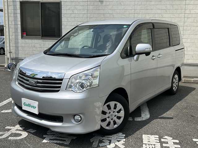 トヨタ ノア X スマートエディション 埼玉県 2012(平24)年 4.3万km シルバーM ワンオーナー/純正SDナビ/　DTV/CD/DVD/SD/Bluetooth/(NSZT-W62G)/バックカメラ/前後ドライブレコーダー(ZDR035)/両側パワースライドドア/全席オートパワーウィンドウ/純正ETC/純正フロアマット/プッシュスタート/スマートキー/スペアキー/保証書/取説