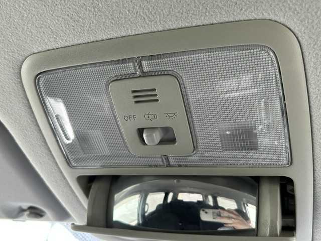 トヨタ ノア X スマートエディション 埼玉県 2012(平24)年 4.3万km シルバーM ワンオーナー/純正SDナビ/　DTV/CD/DVD/SD/Bluetooth/(NSZT-W62G)/バックカメラ/前後ドライブレコーダー(ZDR035)/両側パワースライドドア/全席オートパワーウィンドウ/純正ETC/純正フロアマット/プッシュスタート/スマートキー/スペアキー/保証書/取説