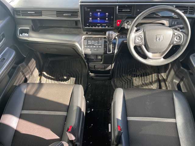 ホンダ ステップワゴン モデューロX ホンダセンシング 神奈川県 2018(平30)年 6.6万km プラチナホワイトパール 純正ナビ／フルセグＴＶ／Ｂｌｕｅｔｏｏｔｈ／ＣＤ／ＤＶＤ/ＥＴＣ/クルーズコントロール/バックカメラ/純正フリップダウンモニター/前席シートヒーター/両側パワースライドドア/レーンキープアシスト/ドアバイザー/純正アルミホイール/純正フロアマット/オートマチックハイビーム/オートライト