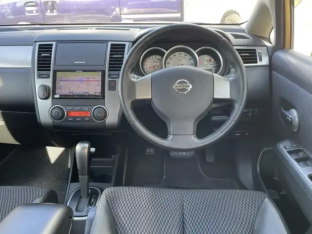 日産 ティーダ 15M 神奈川県 2011(平23)年 2.5万km メローゴールド 社外メモリナビ　/　（CD・Bluetooth）/ワンセグTV/ハーフレザーシート/電動格納ミラー/ETC/スマートキー×2/保証書/取扱説明書