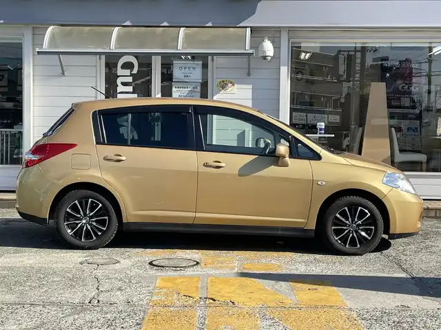 日産 ティーダ 15M 神奈川県 2011(平23)年 2.5万km メローゴールド 社外メモリナビ　/　（CD・Bluetooth）/ワンセグTV/ハーフレザーシート/電動格納ミラー/ETC/スマートキー×2/保証書/取扱説明書