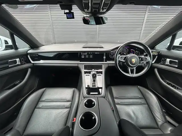 ポルシェ パナメーラ 茨城県 2018(平30)年 5.5万km キャララホワイトメタリック スポエグ /PASM /OP21inAW /サラウンドビュ-C /カラ-クレスト /黒革 /シ-トヒ-タ- /パワ-シ-ト /パワ-トランク /レ-ンキ-プアシスト /レ-ンチェンジアシスト /ポルシェスマ-トエントリ- /ナビ /LEDヘッドライト /クルコン /禁煙車