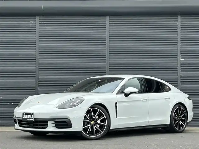 ポルシェ パナメーラ 茨城県 2018(平30)年 5.5万km キャララホワイトメタリック スポエグ /PASM /OP21inAW /サラウンドビュ-C /カラ-クレスト /黒革 /シ-トヒ-タ- /パワ-シ-ト /パワ-トランク /レ-ンキ-プアシスト /レ-ンチェンジアシスト /ポルシェスマ-トエントリ- /ナビ /LEDヘッドライト /クルコン /禁煙車