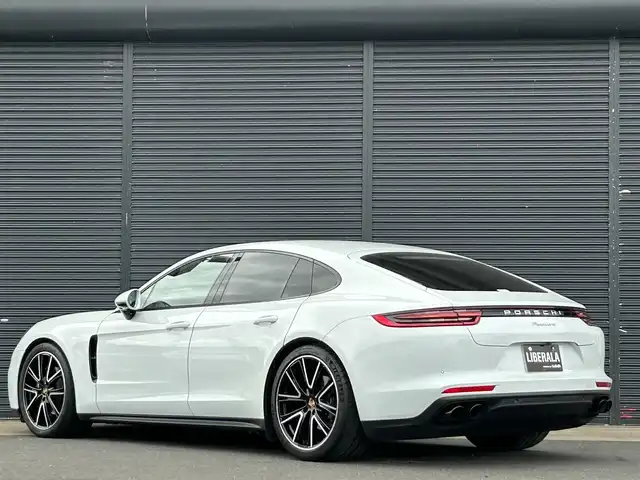 ポルシェ パナメーラ 茨城県 2018(平30)年 5.5万km キャララホワイトメタリック スポエグ /PASM /OP21inAW /サラウンドビュ-C /カラ-クレスト /黒革 /シ-トヒ-タ- /パワ-シ-ト /パワ-トランク /レ-ンキ-プアシスト /レ-ンチェンジアシスト /ポルシェスマ-トエントリ- /ナビ /LEDヘッドライト /クルコン /禁煙車