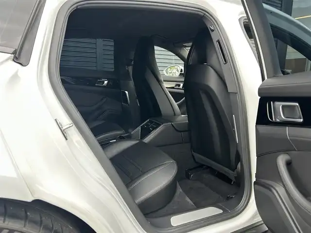 ポルシェ パナメーラ 茨城県 2018(平30)年 5.5万km キャララホワイトメタリック スポエグ /PASM /OP21inAW /サラウンドビュ-C /カラ-クレスト /黒革 /シ-トヒ-タ- /パワ-シ-ト /パワ-トランク /レ-ンキ-プアシスト /レ-ンチェンジアシスト /ポルシェスマ-トエントリ- /ナビ /LEDヘッドライト /クルコン /禁煙車