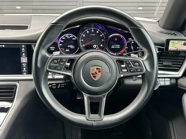 ポルシェ パナメーラ 茨城県 2018(平30)年 5.5万km キャララホワイトメタリック スポエグ /PASM /OP21inAW /サラウンドビュ-C /カラ-クレスト /黒革 /シ-トヒ-タ- /パワ-シ-ト /パワ-トランク /レ-ンキ-プアシスト /レ-ンチェンジアシスト /ポルシェスマ-トエントリ- /ナビ /LEDヘッドライト /クルコン /禁煙車