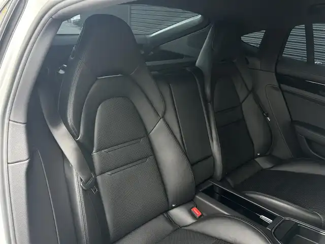 ポルシェ パナメーラ 茨城県 2018(平30)年 5.5万km キャララホワイトメタリック スポエグ /PASM /OP21inAW /サラウンドビュ-C /カラ-クレスト /黒革 /シ-トヒ-タ- /パワ-シ-ト /パワ-トランク /レ-ンキ-プアシスト /レ-ンチェンジアシスト /ポルシェスマ-トエントリ- /ナビ /LEDヘッドライト /クルコン /禁煙車