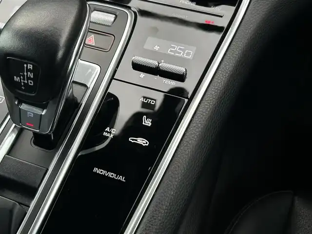 ポルシェ パナメーラ 茨城県 2018(平30)年 5.5万km キャララホワイトメタリック スポエグ /PASM /OP21inAW /サラウンドビュ-C /カラ-クレスト /黒革 /シ-トヒ-タ- /パワ-シ-ト /パワ-トランク /レ-ンキ-プアシスト /レ-ンチェンジアシスト /ポルシェスマ-トエントリ- /ナビ /LEDヘッドライト /クルコン /禁煙車