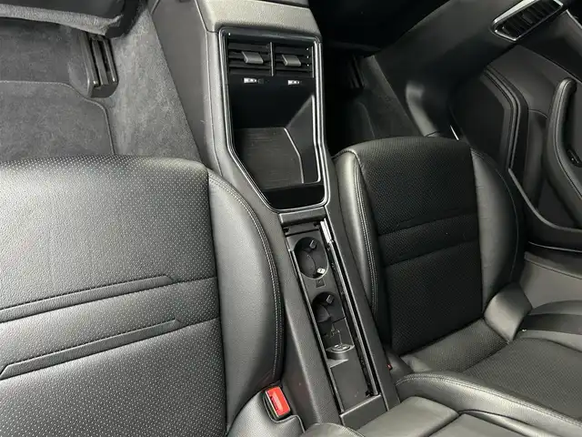 ポルシェ パナメーラ 茨城県 2018(平30)年 5.5万km キャララホワイトメタリック スポエグ /PASM /OP21inAW /サラウンドビュ-C /カラ-クレスト /黒革 /シ-トヒ-タ- /パワ-シ-ト /パワ-トランク /レ-ンキ-プアシスト /レ-ンチェンジアシスト /ポルシェスマ-トエントリ- /ナビ /LEDヘッドライト /クルコン /禁煙車