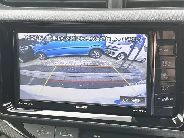 トヨタ アクア 鳥取県 2016(平28)年 10.6万km ライムホワイトパールクリスタルシャイン (株)IDOMが運営する【じしゃロン鳥取店】の自社ローン専用車両になります。こちらは現金またはオートローンご利用時の価格です。自社ローンご希望の方は別途その旨お申付け下さい/社外ナビ/・フルセグTV/・AM/FM/・CD/DVD/・Bluetooth接続/バックカメラ/トヨタセーフティセンスC/衝突被害軽減ブレーキ/オートマチックハイビーム/LDA/LEDオートライト/ETC/スマートキー/プッシュスタート