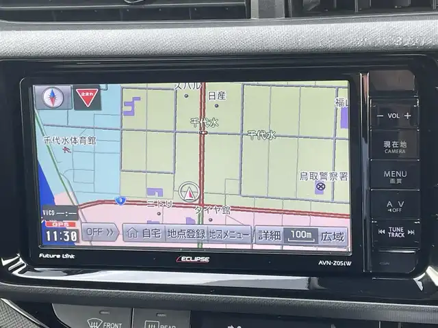 トヨタ アクア 鳥取県 2016(平28)年 10.6万km ライムホワイトパールクリスタルシャイン (株)IDOMが運営する【じしゃロン鳥取店】の自社ローン専用車両になります。こちらは現金またはオートローンご利用時の価格です。自社ローンご希望の方は別途その旨お申付け下さい/社外ナビ/・フルセグTV/・AM/FM/・CD/DVD/・Bluetooth接続/バックカメラ/トヨタセーフティセンスC/衝突被害軽減ブレーキ/オートマチックハイビーム/LDA/LEDオートライト/ETC/スマートキー/プッシュスタート