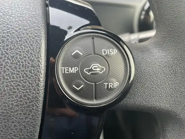 トヨタ アクア 鳥取県 2016(平28)年 10.6万km ライムホワイトパールクリスタルシャイン (株)IDOMが運営する【じしゃロン鳥取店】の自社ローン専用車両になります。こちらは現金またはオートローンご利用時の価格です。自社ローンご希望の方は別途その旨お申付け下さい/社外ナビ/・フルセグTV/・AM/FM/・CD/DVD/・Bluetooth接続/バックカメラ/トヨタセーフティセンスC/衝突被害軽減ブレーキ/オートマチックハイビーム/LDA/LEDオートライト/ETC/スマートキー/プッシュスタート