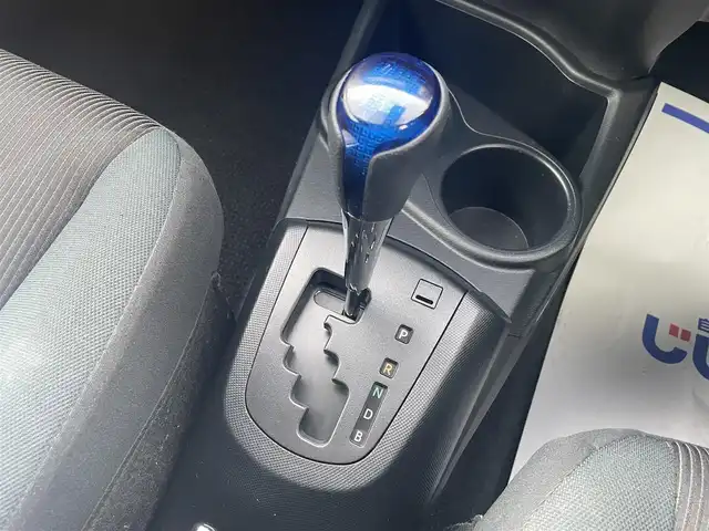 トヨタ アクア 鳥取県 2016(平28)年 10.6万km ライムホワイトパールクリスタルシャイン (株)IDOMが運営する【じしゃロン鳥取店】の自社ローン専用車両になります。こちらは現金またはオートローンご利用時の価格です。自社ローンご希望の方は別途その旨お申付け下さい/社外ナビ/・フルセグTV/・AM/FM/・CD/DVD/・Bluetooth接続/バックカメラ/トヨタセーフティセンスC/衝突被害軽減ブレーキ/オートマチックハイビーム/LDA/LEDオートライト/ETC/スマートキー/プッシュスタート