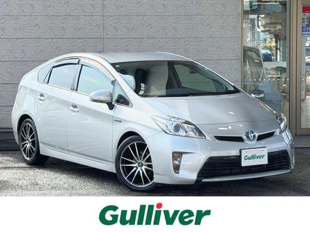 トヨタ プリウス S 兵庫県 2015(平27)年 7.1万km シルバーM 17インチ社外ホイール（HRS）/純正ナビ/NSCP-W64/（CD/DVD/BT/SD）/ワンセグTV/バックカメラ/ETC/前方ドライブレコーダー/オートライト/スマートキー/プッシュスタート/電動格納ミラー/純正フロアマット/純正ドアバイザー/トノカバー