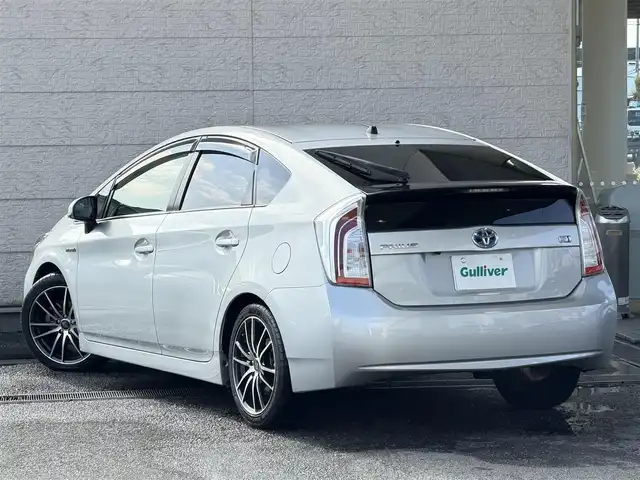 トヨタ プリウス S 兵庫県 2015(平27)年 7.1万km シルバーM 17インチ社外ホイール（HRS）/純正ナビ/NSCP-W64/（CD/DVD/BT/SD）/ワンセグTV/バックカメラ/ETC/前方ドライブレコーダー/オートライト/スマートキー/プッシュスタート/電動格納ミラー/純正フロアマット/純正ドアバイザー/トノカバー