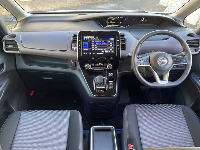 日産 セレナ e－パワー ハイウェイスター V 東京都 2022(令4)年 1.2万km ブリリアントホワイトパール ワンオーナー/プロパイロット/ナビ連動ドライブレコーダー/フルセグ/アラウンドビューモニター/純正フリップダウンモニター/両側パワースライドドア/ブラインドスポットモニター/デジタルインナーミラー/クリアランスソナー/LEDヘッドライト/純正アルミホイール/スマートキー2本/Bluetooth対応/新車時保証書/取扱説明書