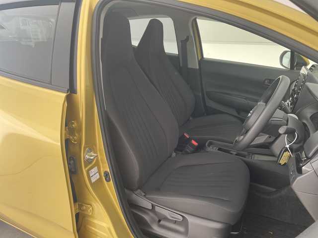 トヨタ アクア X 愛知県 2025(令7)年 0.3万km ブラスゴールドメタリック 純正ディズプレイオーディオ　ナビ機能なし/レーダークルーズコントロール/バックカメラ/コーナーセンサー/LEDヘッドライト/オートマチックハイビーム/ETC/衝突軽減システム/Bluetooth/ステアリングスイッチ/スマートキー/プッシュスタート