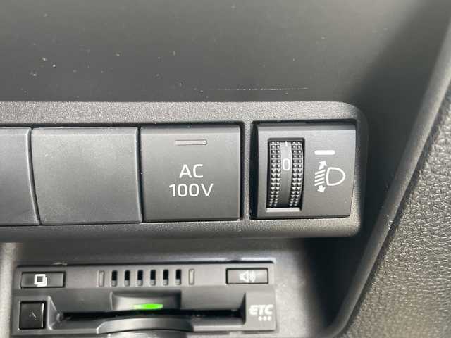 トヨタ アクア X 愛知県 2025(令7)年 0.3万km ブラスゴールドメタリック 純正ディズプレイオーディオ　ナビ機能なし/レーダークルーズコントロール/バックカメラ/コーナーセンサー/LEDヘッドライト/オートマチックハイビーム/ETC/衝突軽減システム/Bluetooth/ステアリングスイッチ/スマートキー/プッシュスタート