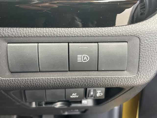 トヨタ アクア X 愛知県 2025(令7)年 0.3万km ブラスゴールドメタリック 純正ディズプレイオーディオ　ナビ機能なし/レーダークルーズコントロール/バックカメラ/コーナーセンサー/LEDヘッドライト/オートマチックハイビーム/ETC/衝突軽減システム/Bluetooth/ステアリングスイッチ/スマートキー/プッシュスタート