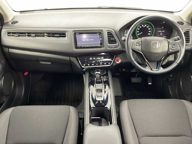 ホンダ ヴェゼル ハイブリッド X ホンダセンシング 宮城県 2018(平30)年 3.4万km プラチナホワイトパール 禁煙車/ホンダセンシング/・衝突軽減ブレーキ/・先行車発進お知らせ機能/・アダプティブクルーズコントロール/・標識認識機能/・車線維持支援システム/・路外逸脱抑制機能/純正7インチSDナビ/・BT/CD/DVD/USB/SD/HDMI/フルセグTV/バックカメラ/ビルトインETC/革巻きステアリング/ステアリングスイッチ/パドルシフト/プッシュスタート/スマートキー×2/LEDヘッドライト/LEDフォグランプ/純正16インチアルミホイール/純正フロアマット/横滑り防止装置/アイドリングストップ