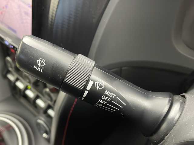 トヨタ ８６ GT 栃木県 2013(平25)年 12.5万km サテンホワイトパール 6速MT/社外SDナビ/ワンセグ/Bluetooth/DVD/AM/FM/USB端子/ETC/バックカメラ/LEDヘッドライト/オートライト/スマートキー/プッシュスタート/横滑り防止機能/純正フロアマット/電動格納ミラー/オートエアコン