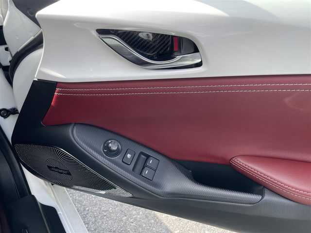 マツダ ロードスター 100周年特別記念車 栃木県 2021(令3)年 0.4万km スノーフレイクホワイトパールマイカ ワンオーナー/１００周年記念車/純正ナビ（DVD/CD/BT/フルセグTV）/BOSEサウンド/BLITZ車高調/バックカメラ/シートヒーター/赤革シート/デジタルインナーミラー（録画式）/パドルシフト/ステアリングスイッチ/スペアキー/保証書/取説