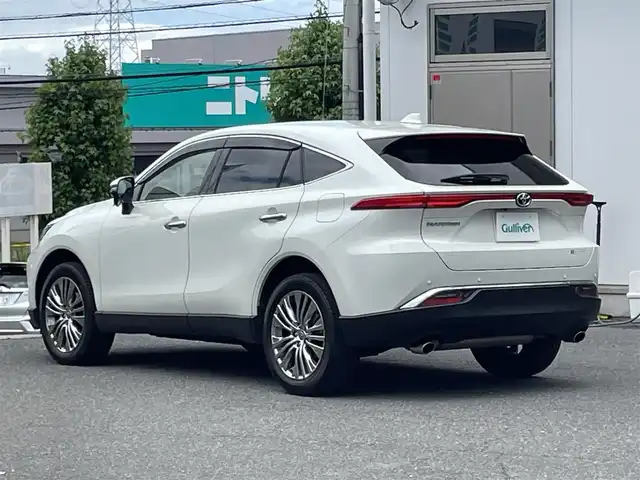 トヨタ ハリアー Z 宮城県 2022(令4)年 4.4万km ホワイトパールクリスタルシャイン ワンオーナー/純正メモリーナビ/（ＡＭ／ＦＭ／Ｂｌｕｅｔｏｏｔｈ）　/フルセグテレビ　/ハーフレザーシート　/プリクラッシュセーフティー　/レーダークルーズコントロール　/ブラインドスポットモニター　/デジタルインナーミラー/JBLサウンドシステム/ヘッドアップディスプレイ/コーナーセンサー/パワーバックドア/レーンキープアシスト/横滑り防止装置/オートマチックハイビーム/オートライト/ETC2.0/スマートキー/プッシュスタート/バックカメラ/電動パーキングブレーキ/電動格納ミラー
