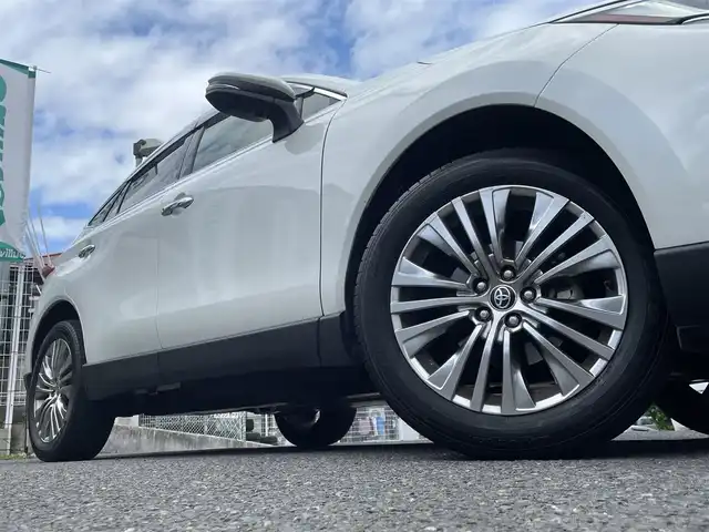 トヨタ ハリアー Z 宮城県 2022(令4)年 4.4万km ホワイトパールクリスタルシャイン ワンオーナー/純正メモリーナビ/（ＡＭ／ＦＭ／Ｂｌｕｅｔｏｏｔｈ）　/フルセグテレビ　/ハーフレザーシート　/プリクラッシュセーフティー　/レーダークルーズコントロール　/ブラインドスポットモニター　/デジタルインナーミラー/JBLサウンドシステム/ヘッドアップディスプレイ/コーナーセンサー/パワーバックドア/レーンキープアシスト/横滑り防止装置/オートマチックハイビーム/オートライト/ETC2.0/スマートキー/プッシュスタート/バックカメラ/電動パーキングブレーキ/電動格納ミラー