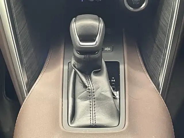 トヨタ ハリアー Z 宮城県 2022(令4)年 4.4万km ホワイトパールクリスタルシャイン ワンオーナー/純正メモリーナビ/（ＡＭ／ＦＭ／Ｂｌｕｅｔｏｏｔｈ）　/フルセグテレビ　/ハーフレザーシート　/プリクラッシュセーフティー　/レーダークルーズコントロール　/ブラインドスポットモニター　/デジタルインナーミラー/JBLサウンドシステム/ヘッドアップディスプレイ/コーナーセンサー/パワーバックドア/レーンキープアシスト/横滑り防止装置/オートマチックハイビーム/オートライト/ETC2.0/スマートキー/プッシュスタート/バックカメラ/電動パーキングブレーキ/電動格納ミラー