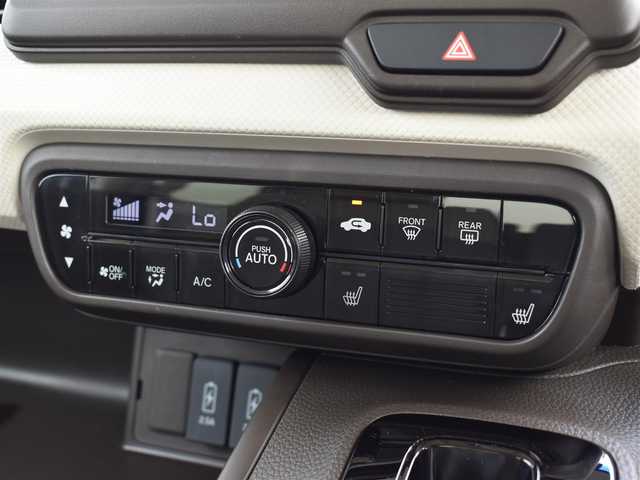 ホンダ Ｎ ＢＯＸ L 福岡県 2022(令4)年 2.6万km クリスタルブラックパール ワンオーナー/ホンダセンシング/社外メモリーナビ/フルセグTV/CD/DVD/BT/バックカメラ/LEDヘッドライト/前後ドライブレコーダー/レーダークルーズコントロール/片側パワースライドドア/ステアリングリモコン/前席シートヒーター/ETC/プッシュスタート/スマートキー×2/フロアマット/ドアバイザー/保証書/取扱説明書