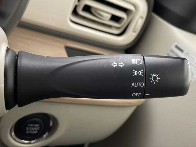 スズキ ラパン X 宮崎県 2015(平27)年 2.4万km カシスピンクパールメタリック 禁煙車/衝突被害軽減ブレーキ/純正ナビTV/（スマホ連携ナビ/AUX/USB/FMAM/Bluetooth/フルセグTV)/純正ビルトインETC/純正ドライブレコーダー/純正セキュリティアラーム/純正キセノンオートライト/純正フォグ/純正リアラゲージマット/純正フロアマット/ウインカードアミラー/シートヒーター/オートエアコン/本革巻ハンドル/ブルーレインミラー/リアプライバシーガラス/スマートキー/プッシュエンジンスタート/スペアキー/新車時保証書/取扱い説明書