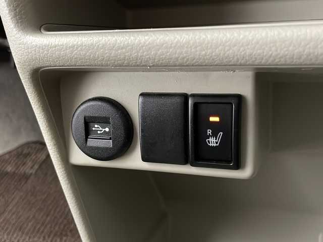 スズキ ラパン X 宮崎県 2015(平27)年 2.4万km カシスピンクパールメタリック 禁煙車/衝突被害軽減ブレーキ/純正ナビTV/（スマホ連携ナビ/AUX/USB/FMAM/Bluetooth/フルセグTV)/純正ビルトインETC/純正ドライブレコーダー/純正セキュリティアラーム/純正キセノンオートライト/純正フォグ/純正リアラゲージマット/純正フロアマット/ウインカードアミラー/シートヒーター/オートエアコン/本革巻ハンドル/ブルーレインミラー/リアプライバシーガラス/スマートキー/プッシュエンジンスタート/スペアキー/新車時保証書/取扱い説明書