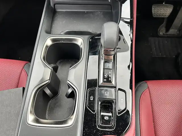 レクサス ＮＸ 250 富山県 2023(令5)年 2.4万km ソニッククォーツ 純正ディスプレイオーディオ/ナビ/フルセグTV/バックカメラ/ドライブレコーダー/プリクラッシュセーフティ/コーナーセンサー/レーンキープアシスト/レーダークルーズコントロール/レザーシート/パワーシート/電動リアゲート/革巻きステアリング/ステアリングスイッチ/LEDヘッドライト/オートライト/ETC2.0