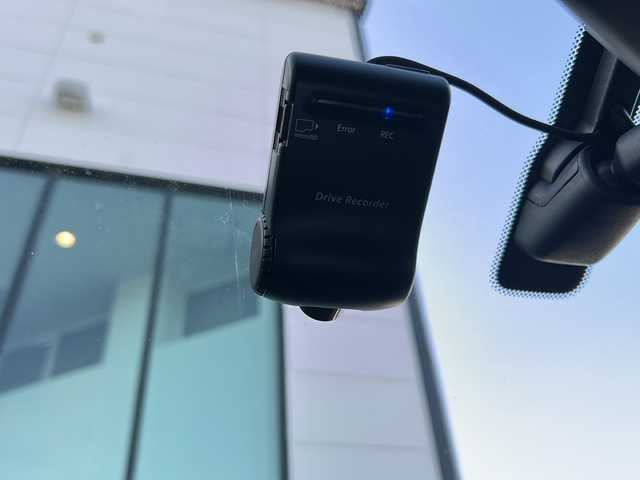 日産 ノート ニスモ 鹿児島県 2016(平28)年 12万km ブリリアントホワイトパール 純正SDナビ/Bluetooth/CD/DVD/バックモニター/ETC/純正AW16/アイドリンクストップ/純正フルスポイラー/電動格納ミラー/純正フロアマット/プッシュスタート/パワーウィンドウ
