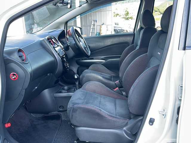 日産 ノート ニスモ 鹿児島県 2016(平28)年 12万km ブリリアントホワイトパール 純正SDナビ/Bluetooth/CD/DVD/バックモニター/ETC/純正AW16/アイドリンクストップ/純正フルスポイラー/電動格納ミラー/純正フロアマット/プッシュスタート/パワーウィンドウ