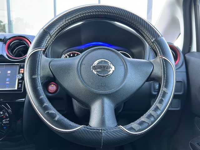 日産 ノート ニスモ 鹿児島県 2016(平28)年 12万km ブリリアントホワイトパール 純正SDナビ/Bluetooth/CD/DVD/バックモニター/ETC/純正AW16/アイドリンクストップ/純正フルスポイラー/電動格納ミラー/純正フロアマット/プッシュスタート/パワーウィンドウ