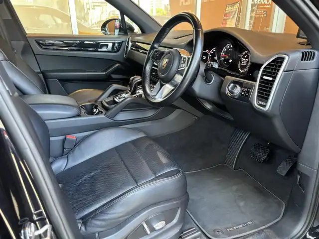 ポルシェ カイエン 宮城県 2018(平30)年 5.7万km ジェットブラック アクティブクルーズコントロール/ブラインドスポットモニター/PASM/純正メモリナビ/社外TVチューナー/ブラックレザーシート/メモリ機能付きパワーシート/パドルシフト/ステアリングスイッチ/エクスクルーシブデザイン21インチAW/スポーツテールパイプ/LEDヘッドライト/オートライト/パワーバックドア