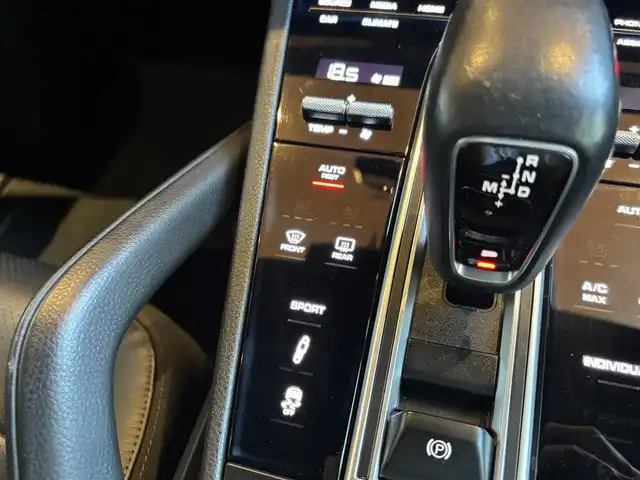 ポルシェ カイエン 宮城県 2018(平30)年 5.7万km ジェットブラック アクティブクルーズコントロール/ブラインドスポットモニター/PASM/純正メモリナビ/社外TVチューナー/ブラックレザーシート/メモリ機能付きパワーシート/パドルシフト/ステアリングスイッチ/エクスクルーシブデザイン21インチAW/スポーツテールパイプ/LEDヘッドライト/オートライト/パワーバックドア