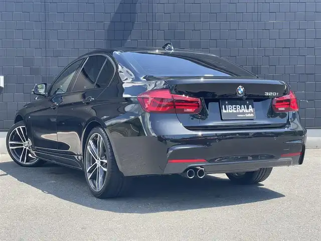 ＢＭＷ ３２０ｉ Mスポーツ エディションシャドー 静岡県 2018(平30)年 4.8万km サファイアブラックP 特別仕様車（エディションシャドー）/本革シート/純正HDDナビ/ACC/バックカメラ/クリアランスソナー/PDC/レーンキープ・アシスト/シートヒーター/社外ドライブレコーダー/コンフォート・アクセス/専用キドニーグリル