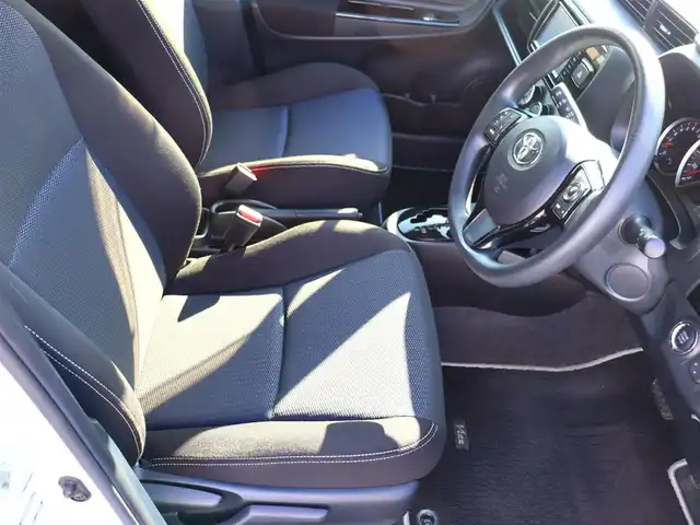 トヨタ ヴィッツ F セーフティーエディションⅡ 福島県 2018(平30)年 0.6万km ホワイトパールクリスタルシャイン  ワンオーナー / 純正ナビ・ワンセグTV/ バックカメラ/ スマートキー/ プリクラッシュセーフティ/ 社外１４インチアルミホイル/ 新車保証書/ 取扱説明書/ 車検時記録簿有/　(R3/R5/R7)