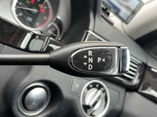 メルセデス・ベンツ Ｅ３５０ ブルーテック アバンギャルド 静岡県 2010(平22)年 8.4万km シルバー 純正ナビ/・（Bluetooth/CD/DVD/フルセグTV）/主要装備/・クルーズコントロール/・前後コーナーセンサー/・バックカメラ/・本革レザーシート/・パワーシートD＋N席/・シートヒーターD＋N席/・レーダー探知機/・ETC/・純正アルミホイール/・純正フロアマット/・キセノンヘッドライト/・カーテンエアバッグ/・W＋サイドエアバッグ/・スマートキー