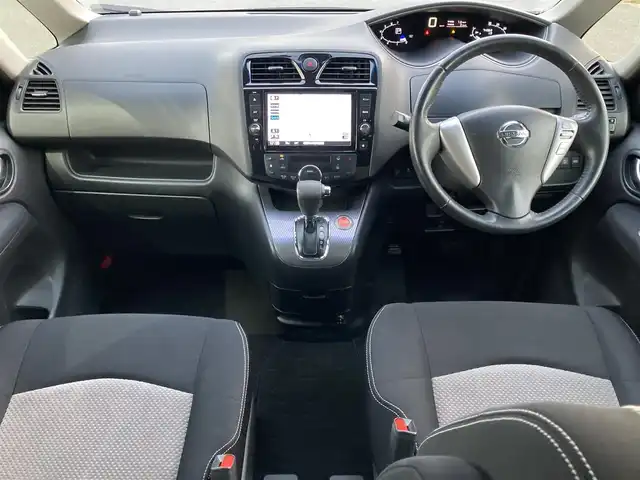 日産 セレナ ライダー Bライン Sハイブリッド 福岡県 2014(平26)年 7.5万km ダイヤモンドブラック 純正フリップダウンモニター/パノラミックガラスルーフ/純正8型ナビ（BT/フルセグ/AM/FM/DISC）/Bカメラ/クルーズコントロール/両側パワースライドドア/LEDヘッドライト/オートライト/ウォークスルー/純正16インチAW/アイドリングストップ/横滑り防止装置/レーンキープアシスト/盗難防止装置/ドライブレコーダー/スマートキー/ETC