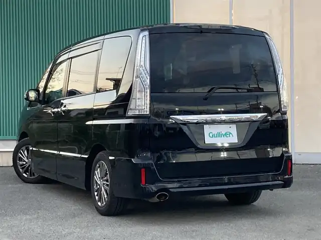 日産 セレナ ライダー Bライン Sハイブリッド 福岡県 2014(平26)年 7.5万km ダイヤモンドブラック 純正フリップダウンモニター/パノラミックガラスルーフ/純正8型ナビ（BT/フルセグ/AM/FM/DISC）/Bカメラ/クルーズコントロール/両側パワースライドドア/LEDヘッドライト/オートライト/ウォークスルー/純正16インチAW/アイドリングストップ/横滑り防止装置/レーンキープアシスト/盗難防止装置/ドライブレコーダー/スマートキー/ETC