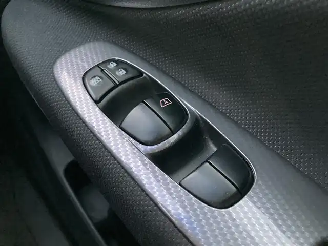 日産 セレナ ライダー Bライン Sハイブリッド 福岡県 2014(平26)年 7.5万km ダイヤモンドブラック 純正フリップダウンモニター/パノラミックガラスルーフ/純正8型ナビ（BT/フルセグ/AM/FM/DISC）/Bカメラ/クルーズコントロール/両側パワースライドドア/LEDヘッドライト/オートライト/ウォークスルー/純正16インチAW/アイドリングストップ/横滑り防止装置/レーンキープアシスト/盗難防止装置/ドライブレコーダー/スマートキー/ETC