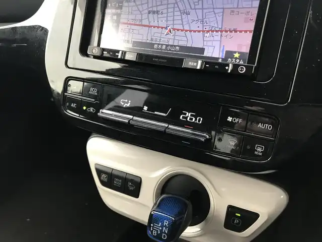 トヨタ プリウス S 栃木県 2016(平28)年 14.8万km スーパーホワイトⅡ 株)IDOMが運営する【じしゃロン小山店】の自社ローン専用車両になります。こちらは現金またはオートローンご利用時の価格です。自社ローンご希望の方は別途その旨お申付け下さい//禁煙車/社外ワンセグナビ/（CD/DVD/AM/FMラジオ）/(Bluetooth)/スマートキー/プッシュスタート/バックカメラ/ＥＴＣ/ステアリングリモコン/電動格納ドアミラー/パワーウインドウ/オートライト/防眩ミラー