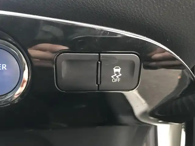 トヨタ プリウス S 栃木県 2016(平28)年 14.8万km スーパーホワイトⅡ 株)IDOMが運営する【じしゃロン小山店】の自社ローン専用車両になります。こちらは現金またはオートローンご利用時の価格です。自社ローンご希望の方は別途その旨お申付け下さい//禁煙車/社外ワンセグナビ/（CD/DVD/AM/FMラジオ）/(Bluetooth)/スマートキー/プッシュスタート/バックカメラ/ＥＴＣ/ステアリングリモコン/電動格納ドアミラー/パワーウインドウ/オートライト/防眩ミラー