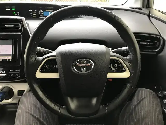 トヨタ プリウス S 栃木県 2016(平28)年 14.8万km スーパーホワイトⅡ 株)IDOMが運営する【じしゃロン小山店】の自社ローン専用車両になります。こちらは現金またはオートローンご利用時の価格です。自社ローンご希望の方は別途その旨お申付け下さい//禁煙車/社外ワンセグナビ/（CD/DVD/AM/FMラジオ）/(Bluetooth)/スマートキー/プッシュスタート/バックカメラ/ＥＴＣ/ステアリングリモコン/電動格納ドアミラー/パワーウインドウ/オートライト/防眩ミラー