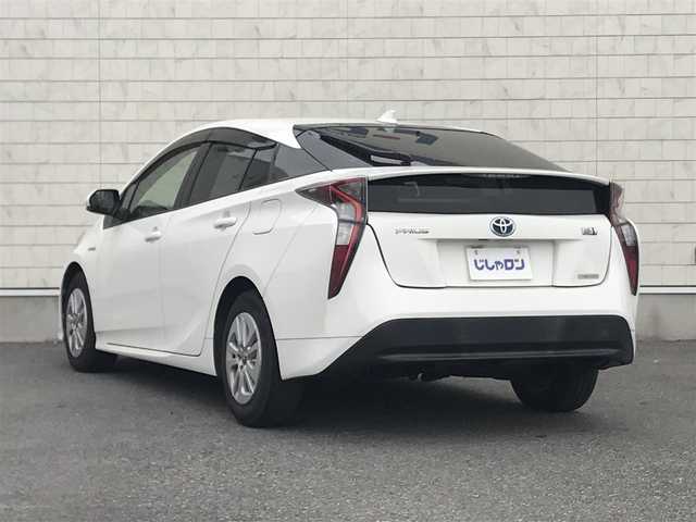 トヨタ プリウス S 千葉県 2016(平28)年 14.8万km スーパーホワイトⅡ (株)IDOMが運営する【じしゃロン柏店】の自社ローン対象車両になります。こちらは現金ご利用時の価格です。/自社ローンご希望の方は別途その旨お申付け下さい。い//禁煙車/社外ワンセグナビ/（CD/DVD/AM/FMラジオ）/(Bluetooth)/スマートキー/プッシュスタート/バックカメラ/ＥＴＣ/ステアリングリモコン/電動格納ドアミラー/パワーウインドウ/オートライト/防眩ミラー